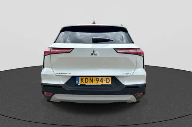 Mitsubishi Grandis (2026) thumbnail 4