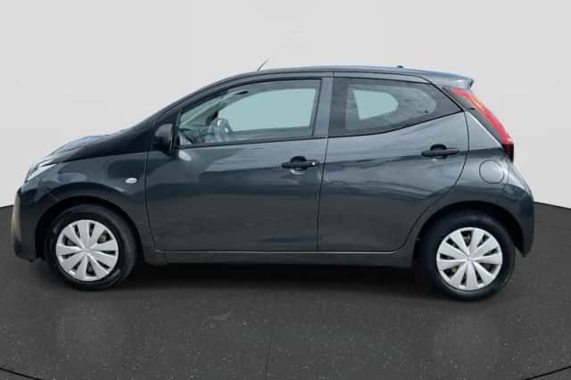Toyota Aygo (2021) thumbnail 2