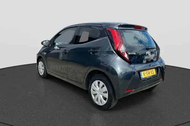 Toyota Aygo (2021) thumbnail 3