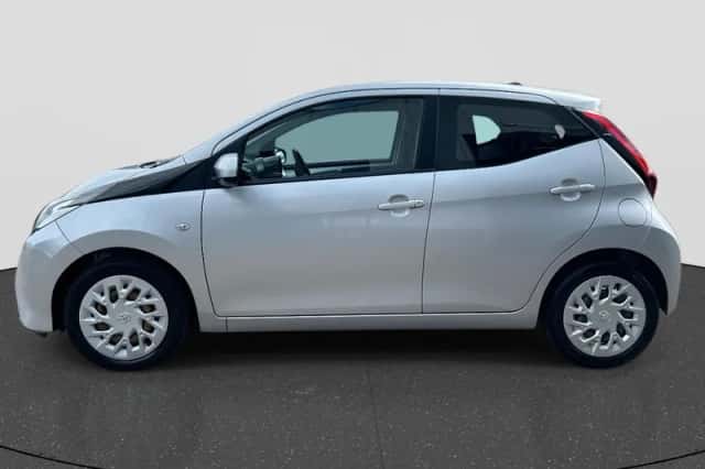 Toyota Aygo (2020) thumbnail 2
