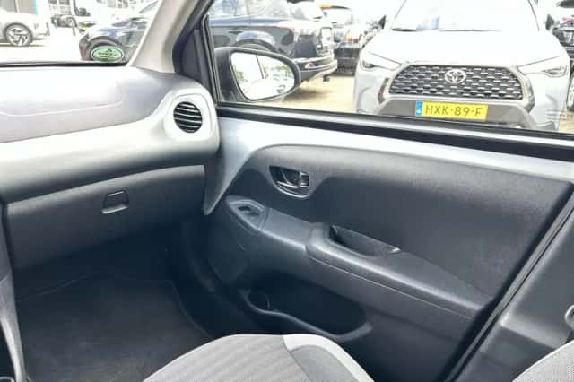 Toyota Aygo (2020) thumbnail 13