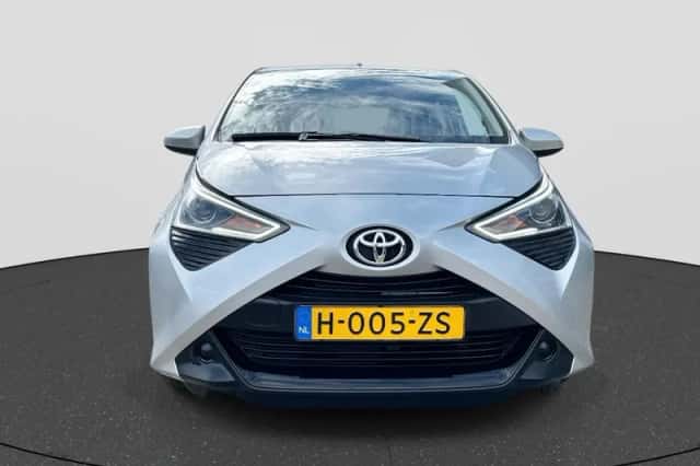 Toyota Aygo (2020) thumbnail 8