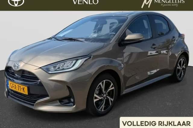 Toyota Yaris (2024) thumbnail 1