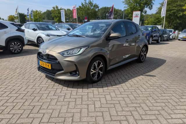 Toyota Yaris (2024) thumbnail 2