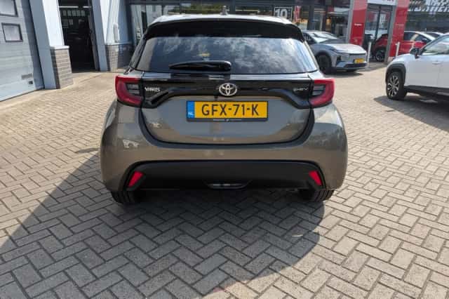 Toyota Yaris (2024) thumbnail 5