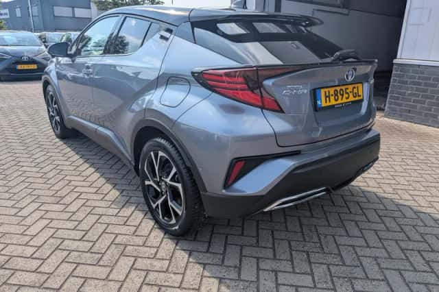 Toyota C-HR (2020) thumbnail 3