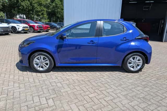 Toyota Yaris (2025) thumbnail 2