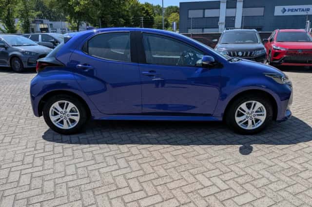 Toyota Yaris (2025) thumbnail 6