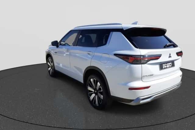 Mitsubishi Outlander (2026) thumbnail 3