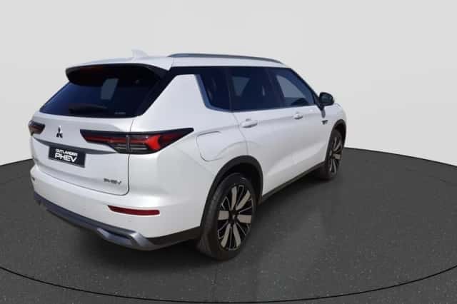 Mitsubishi Outlander (2026) thumbnail 5