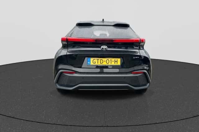 Toyota C-HR (2024) thumbnail 4