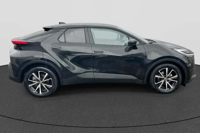 Toyota C-HR (2024) thumbnail 6