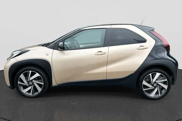 Toyota Aygo X (2022) thumbnail 2