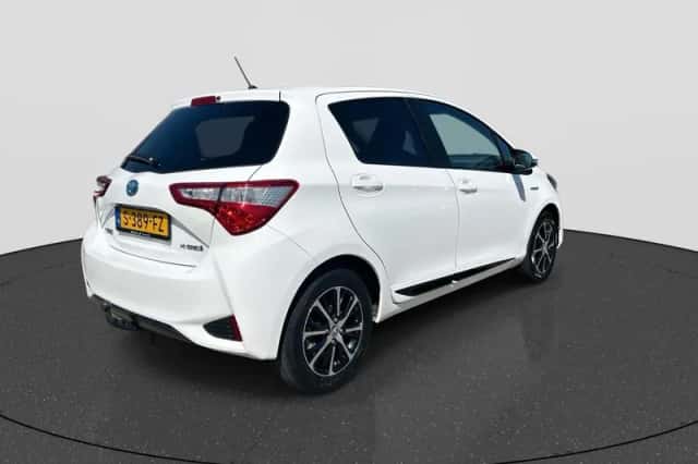 Toyota Yaris (2019) thumbnail 5