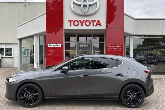 Mazda 3 (2023) thumbnail 2