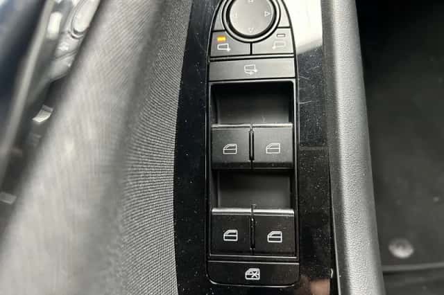 Mazda 3 (2023) thumbnail 18
