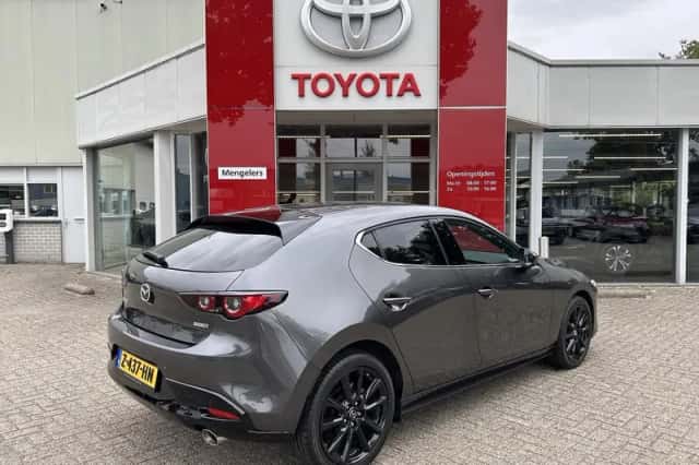 Mazda 3 (2023) thumbnail 3