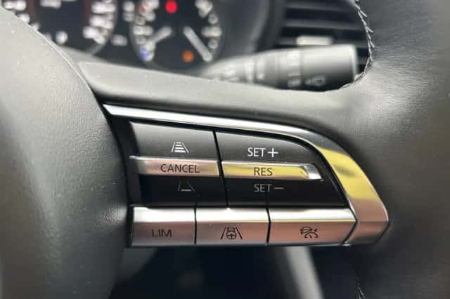 Mazda 3 (2023) thumbnail 22