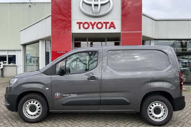 Toyota Proace (2023) thumbnail 2