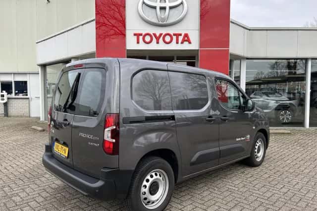 Toyota Proace (2023) thumbnail 3