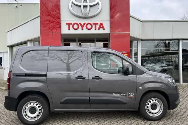 Toyota Proace (2023) thumbnail 5