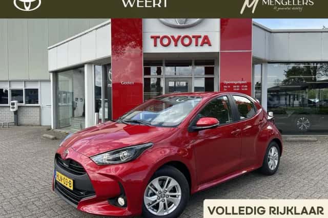 Toyota Yaris (2025) thumbnail 1