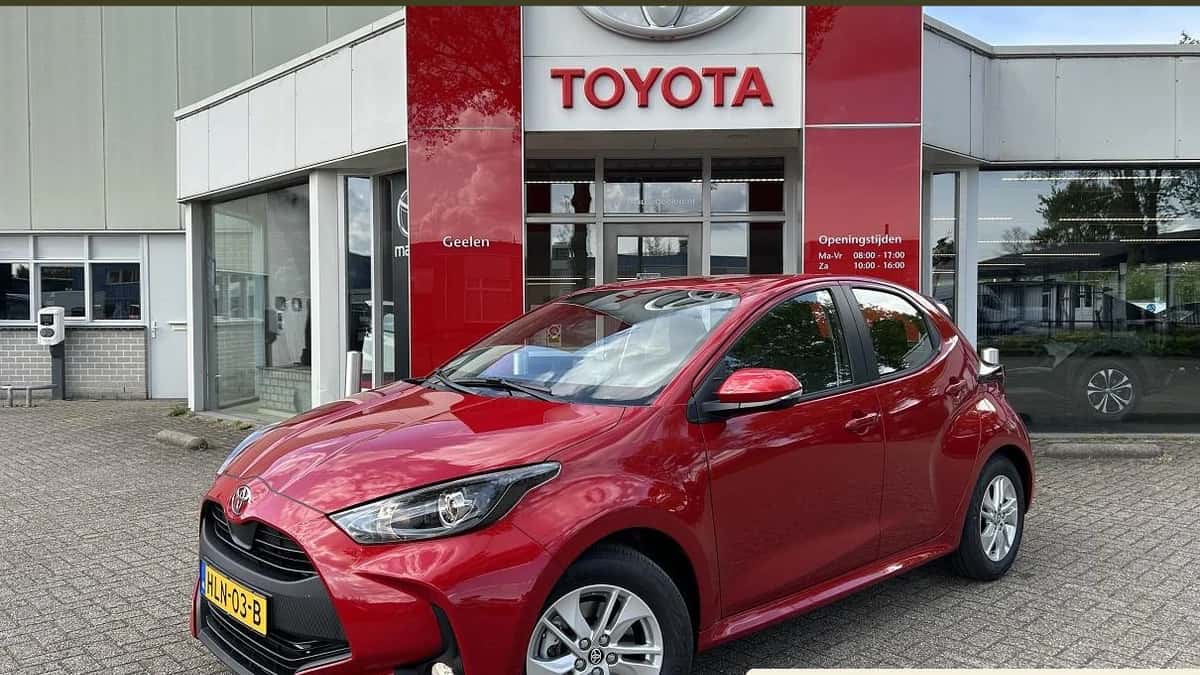 Toyota Yaris (2025) — foto 1