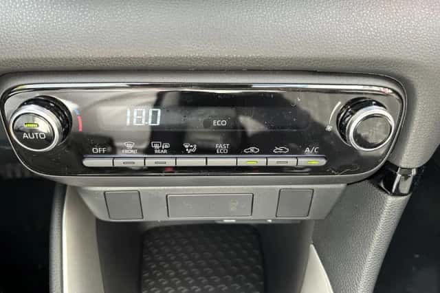Toyota Yaris (2025) thumbnail 14