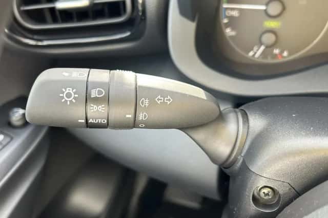 Toyota Yaris (2025) thumbnail 15