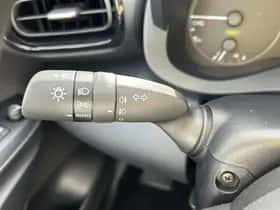 Toyota Yaris (2025) thumbnail 15