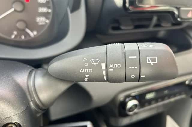 Toyota Yaris (2025) thumbnail 19