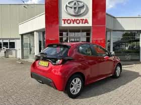 Toyota Yaris (2025) thumbnail 3