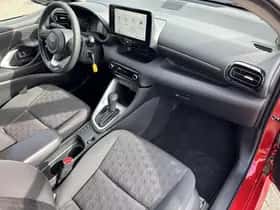 Toyota Yaris (2025) thumbnail 9
