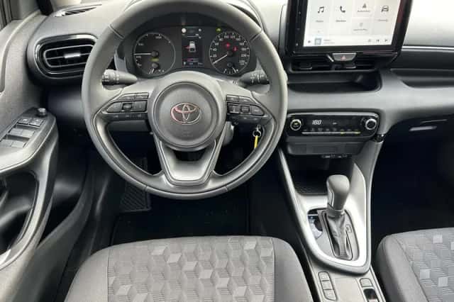 Toyota Yaris (2025) thumbnail 10