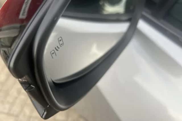 Toyota C-HR (2025) thumbnail 21
