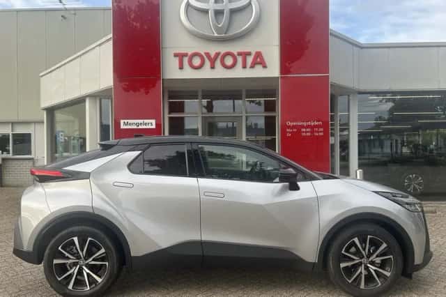 Toyota C-HR (2025) thumbnail 5