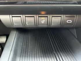 Toyota C-HR (2025) thumbnail 17