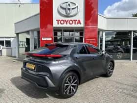 Toyota C-HR (2025) thumbnail 3