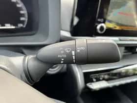 Toyota C-HR (2025) thumbnail 23