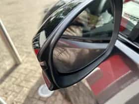 Toyota C-HR (2025) thumbnail 26