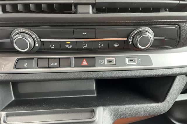 Toyota Proace (2024) thumbnail 8
