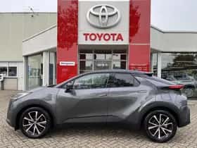 Toyota C-HR (2025) thumbnail 2