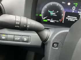 Toyota C-HR (2025) thumbnail 18