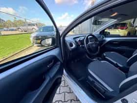 Toyota Aygo (2021) thumbnail 14