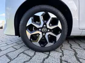 Toyota Aygo (2021) thumbnail 23