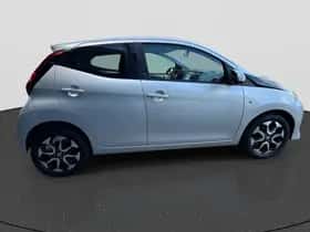 Toyota Aygo (2021) thumbnail 8
