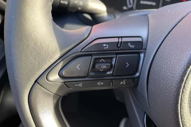 Toyota Yaris Cross (2025) thumbnail 17