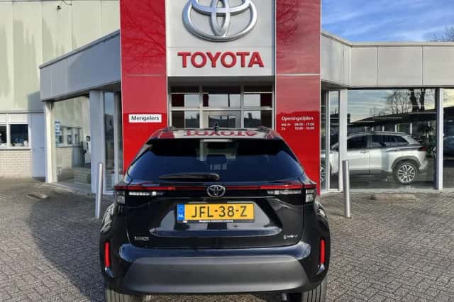 Toyota Yaris Cross (2025) thumbnail 4