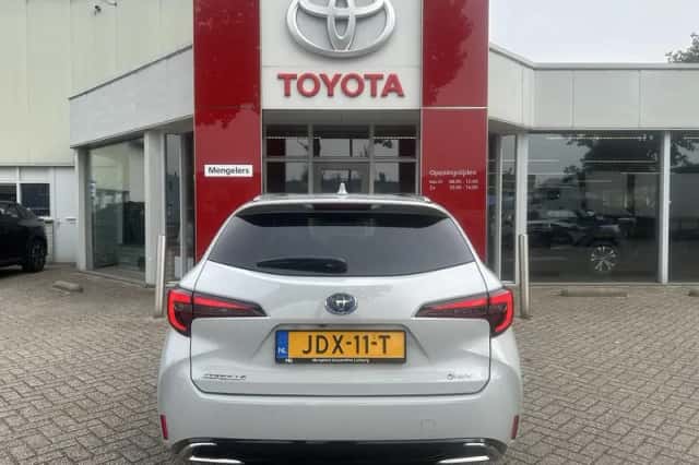 Toyota Corolla (2025) thumbnail 4