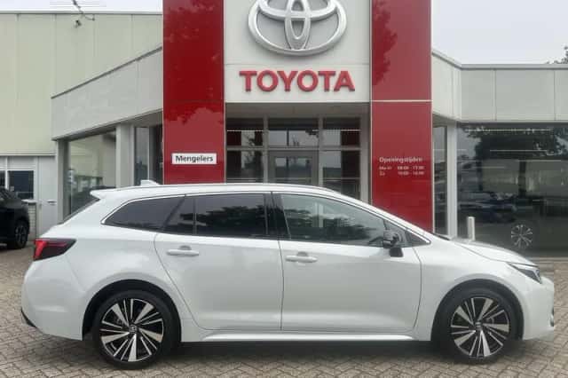 Toyota Corolla (2025) thumbnail 5